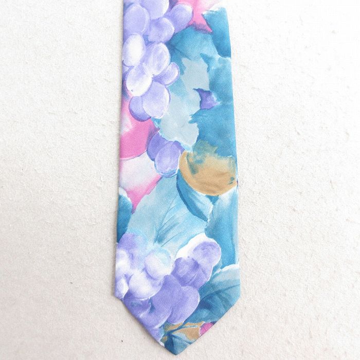 【商品番号】 nec25062779 【商品名】 中古 ネクタイ 90年代 90s 花柄 薄紺 【実寸サイズ】 総丈140cm 幅（大剣先）9cm 【素材】 シルク？ 【程度】 A 【コンディション】